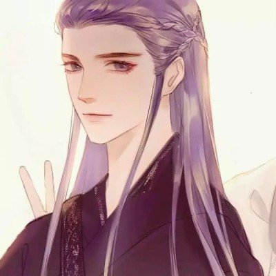 男子伸咸猪手被女老板扇飞眼镜